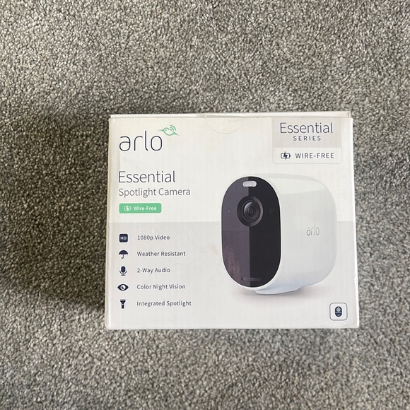 Arlo Essential Spotlight cameraWire free